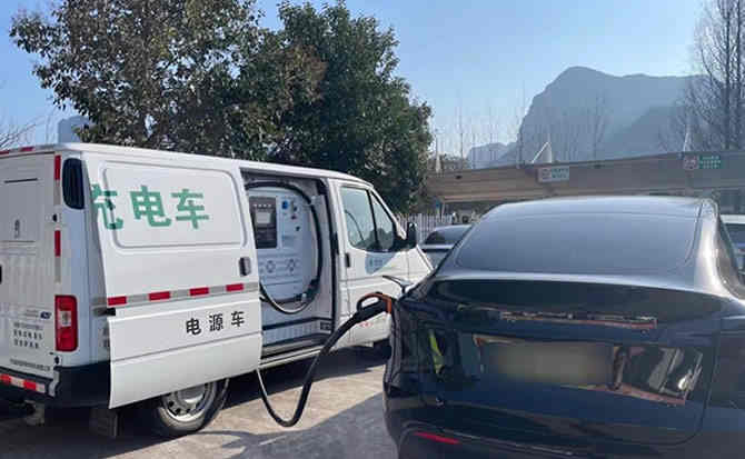 广宁汽车搭电